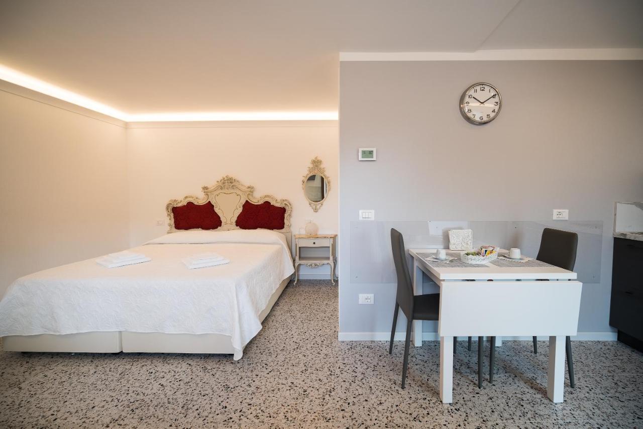 Venetian Roof View Apartment Luaran gambar