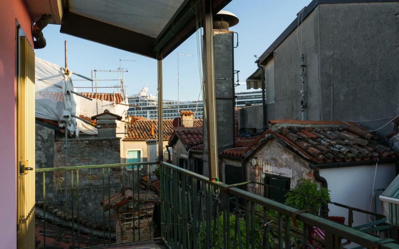 Venetian Roof View Apartment Luaran gambar